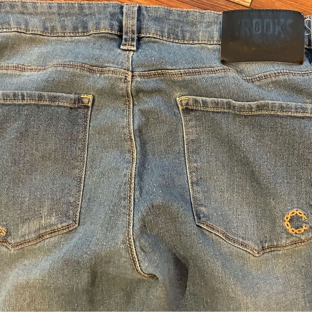 Crooks & Castles Men’s Jeans 36x32 Mid Wash Blue Straight Leg Casual Streetwear - Picture 12 of 16